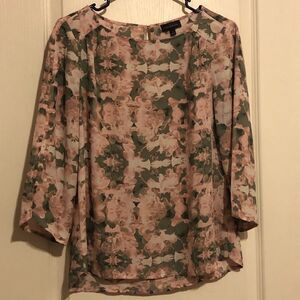 THE Limited Pink Flower Top Size S